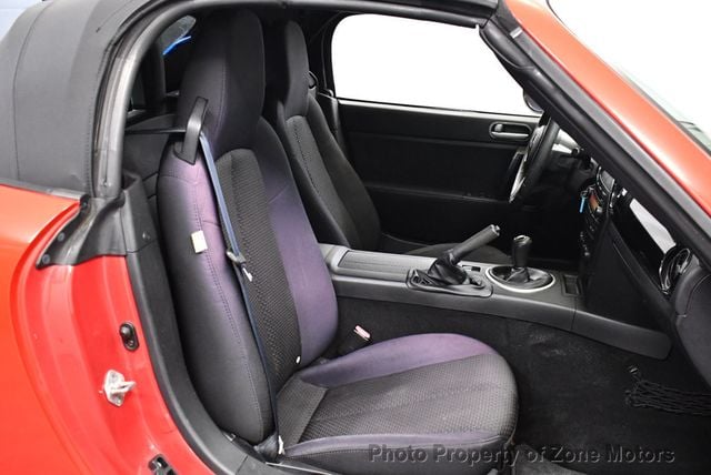 2006 Mazda MX-5 Miata 2dr Convertible Sport Manual - 22844775 - 12