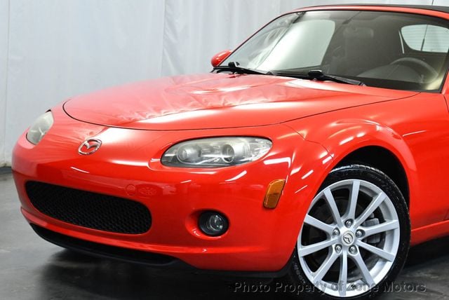2006 Mazda MX-5 Miata 2dr Convertible Sport Manual - 22844775 - 1