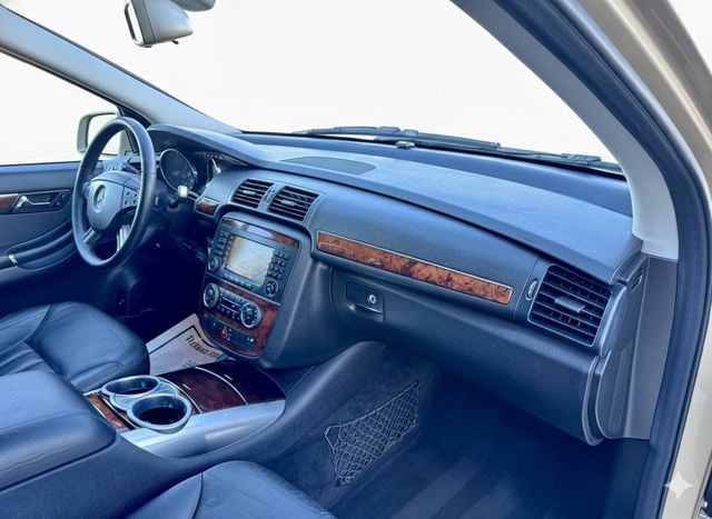 2006 Mercedes-Benz R-Class R 350 AWD 4MATIC 4dr Wagon - 22962410 - 14