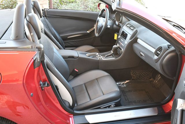 2006 Mercedes-Benz SLK 55 AMG Roadster W/Premium Package - 22955710 - 16