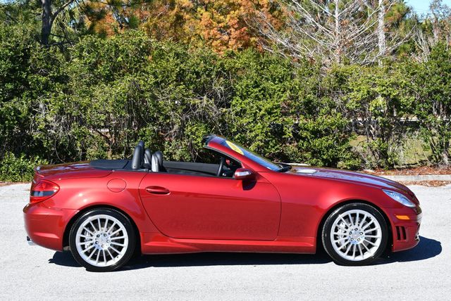 2006 Mercedes-Benz SLK 55 AMG Roadster W/Premium Package - 22955710 - 39