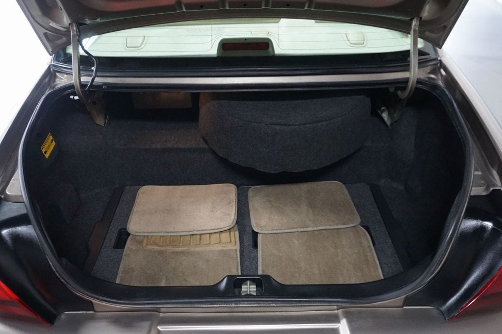 2006 Mercury Grand Marquis *LS Ultimate* *West Coast Car* *Super Clean* - 23010776 - 38