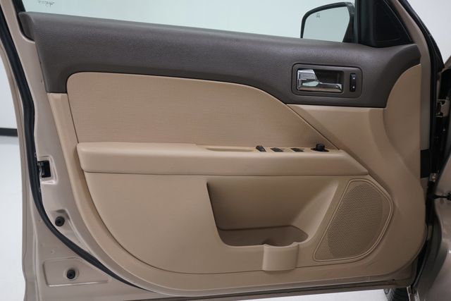 2006 Mercury Milan 4dr Sedan Premier 3.0 - 22980950 - 11