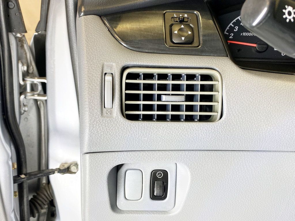 2006 Mitsubishi Lancer 4dr Sedan ES Automatic - 22981326 - 18