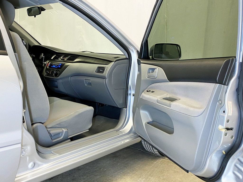 2006 Mitsubishi Lancer 4dr Sedan ES Automatic - 22981326 - 29