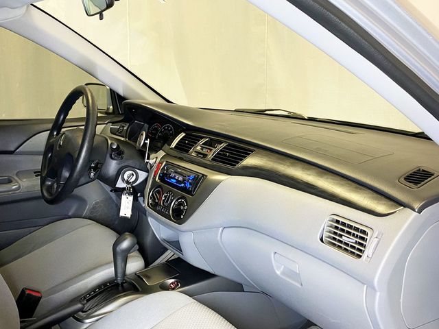 2006 Mitsubishi Lancer 4dr Sedan ES Automatic - 22981326 - 32