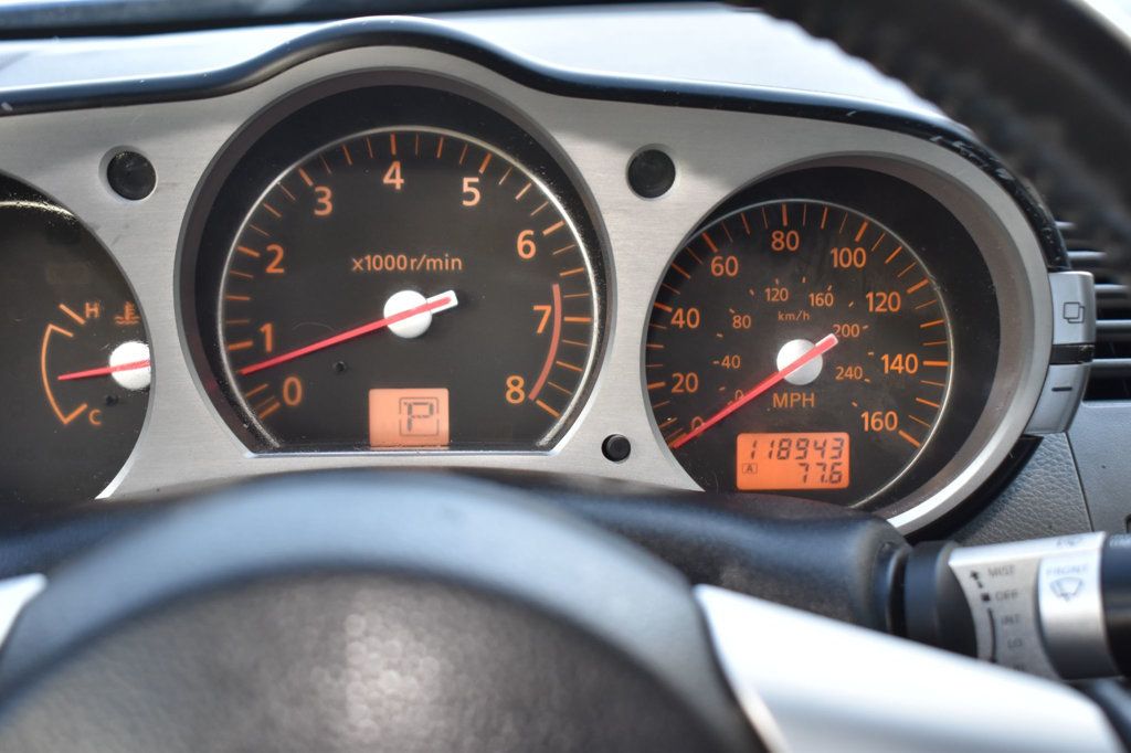 2006 Nissan 350Z 2dr Roadster Touring Automatic - 23095323 - 19