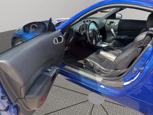 2006 Nissan 350Z Touring Coupe 2D - 22937026 - 17