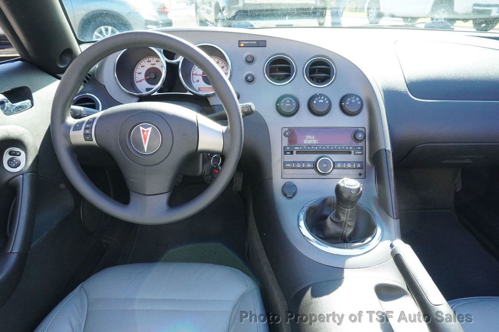 2006 Pontiac Solstice 2dr Convertible - 23100375 - 11