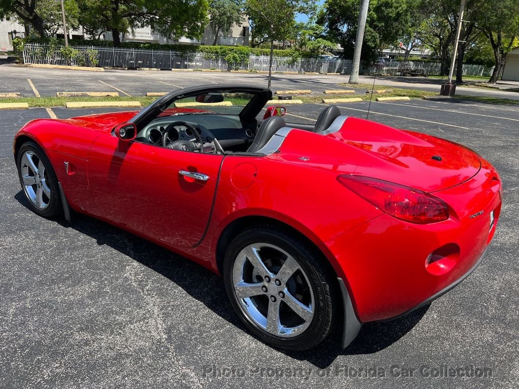 2006 Pontiac Solstice Convertible photo 3