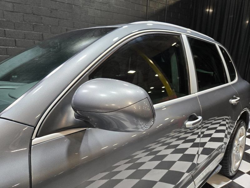 2006 Porsche Cayenne 4dr Turbo S Tiptronic - 22957527 - 19