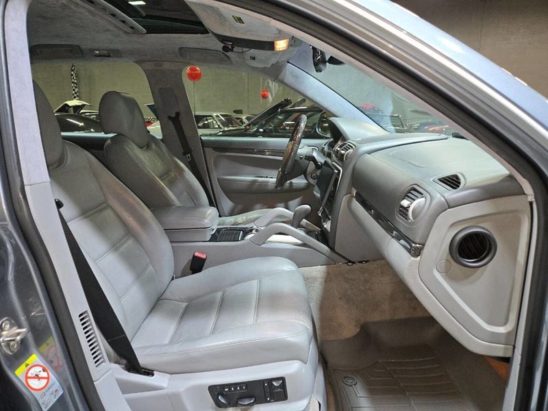 2006 Porsche Cayenne 4dr Turbo S Tiptronic - 22957527 - 55