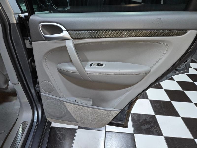 2006 Porsche Cayenne 4dr Turbo S Tiptronic - 22957527 - 60