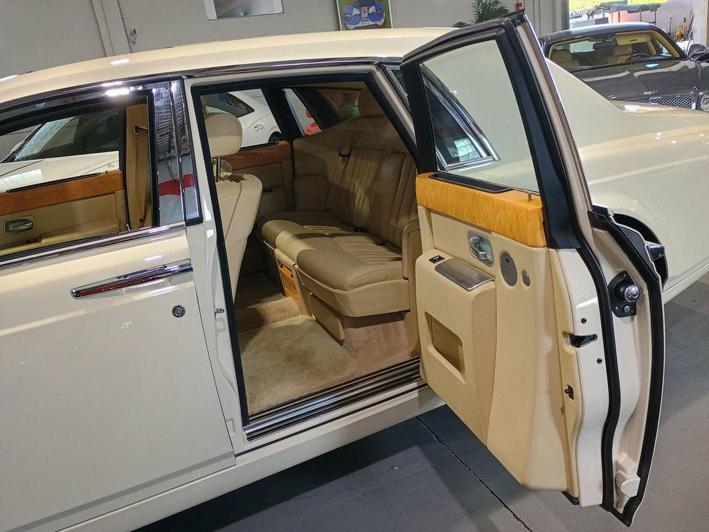 2006 Rolls-Royce Phantom 4dr Sedan - 23028522 - 25