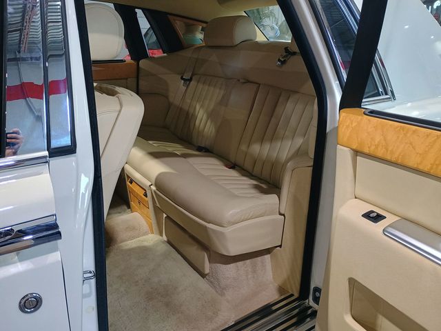 2006 Rolls-Royce Phantom 4dr Sedan - 23028522 - 26