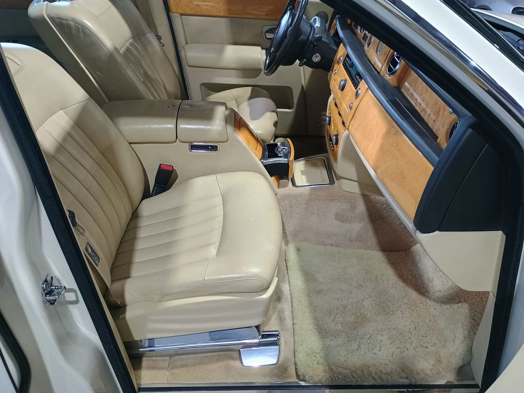 2006 Rolls-Royce Phantom 4dr Sedan - 23028522 - 32