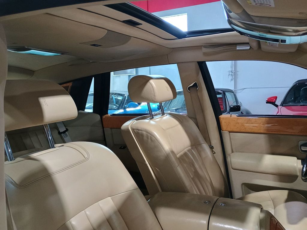 2006 Rolls-Royce Phantom 4dr Sedan - 23028522 - 33