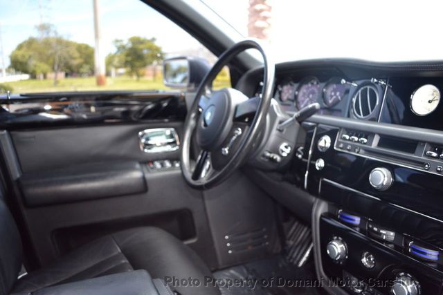 2006 Rolls-Royce Phantom Beautiful RR Phantom - Well optioned! Theater Package! V12!!! - 18020231 - 40