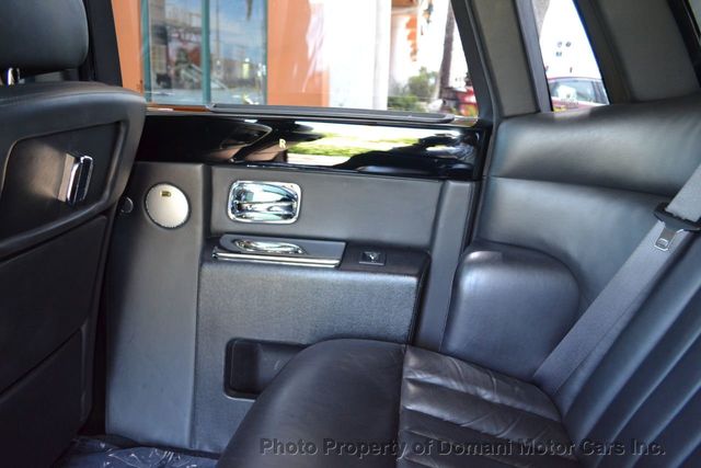 2006 Rolls-Royce Phantom Beautiful RR Phantom - Well optioned! Theater Package! V12!!! - 18020231 - 59