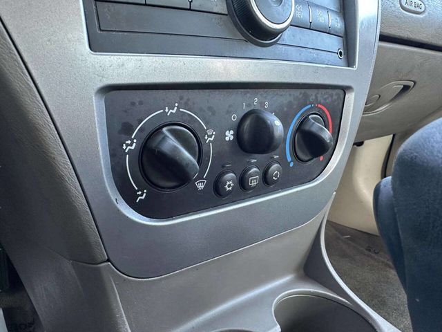 2006 Saturn Ion ION 2 4dr Sedan Automatic - 22971673 - 26