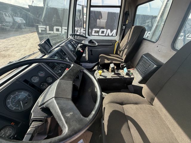 2006 Sterling SC8000 Cab & Chassis  - 23021184 - 10