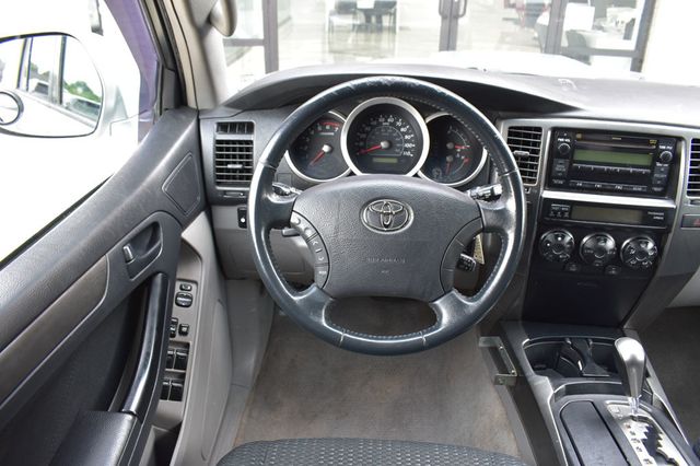 2006 Toyota 4Runner 4dr SR5 V6 Automatic - 23040879 - 34