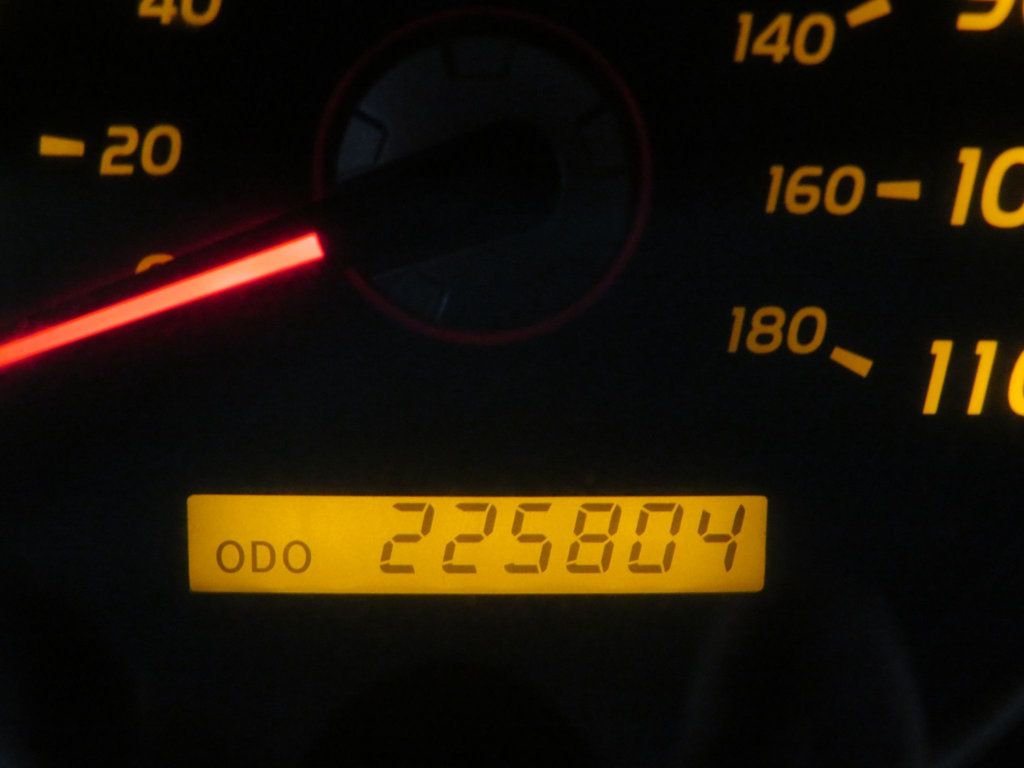 2006 Toyota 4Runner EXTRA CLEAN V8 4RUNNER LIMITED LEATHER 55 SERVICES RECORDS  - 23010985 - 41