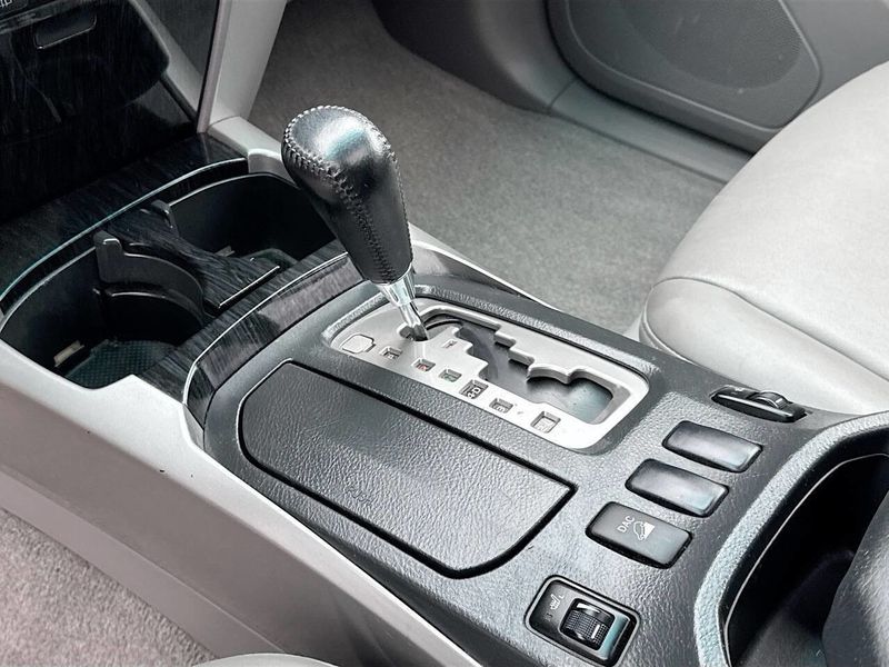 2006 Toyota 4Runner Limited 4dr SUV 4WD w/4.0L V6 - 22969607 - 13