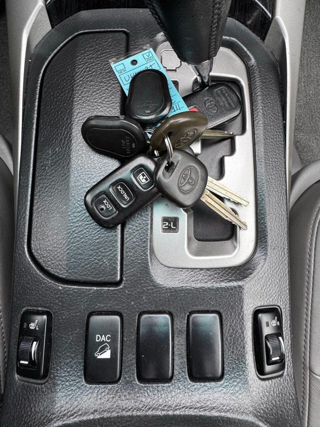 2006 Toyota 4Runner Limited 4dr SUV 4WD w/4.0L V6 - 22969607 - 14