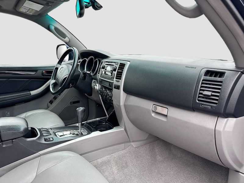 2006 Toyota 4Runner Limited 4dr SUV 4WD w/4.0L V6 - 22969607 - 20