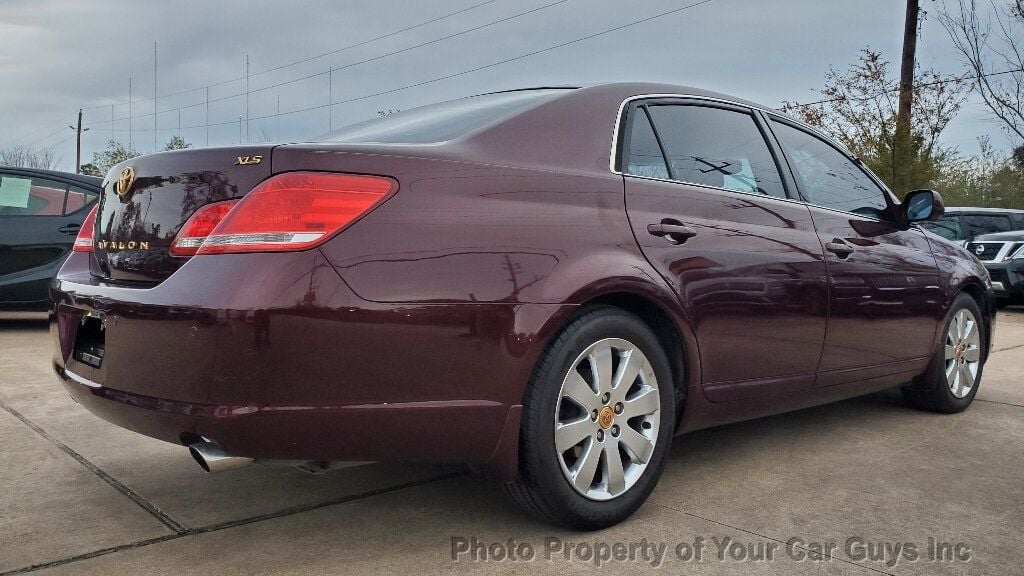 2006 Toyota Avalon 4dr Sedan XLS - 22749645 - 11