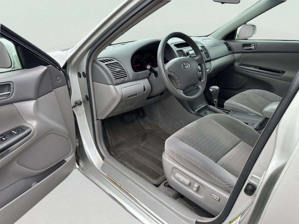2006 Toyota Camry 4dr Sedan LE Automatic - 23029191 - 9