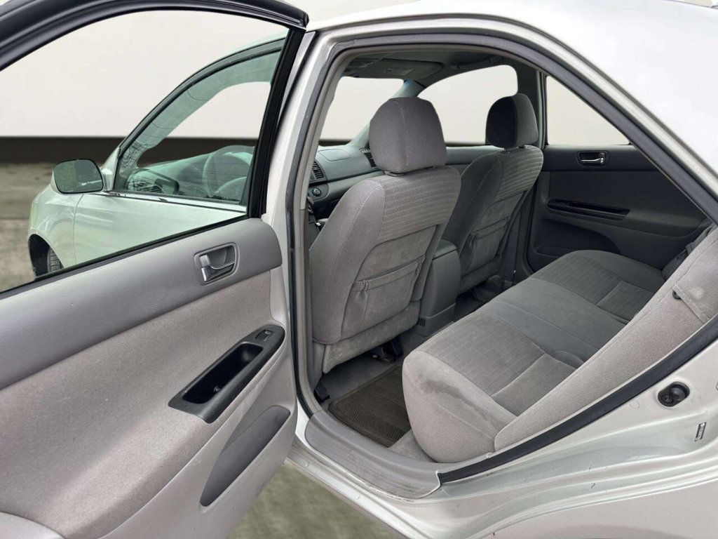 2006 Toyota Camry 4dr Sedan LE Automatic - 23029191 - 12