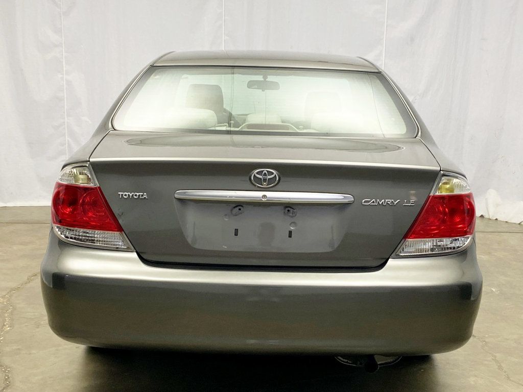 2006 Toyota Camry 4dr Sedan LE Automatic - 22550697 - 11