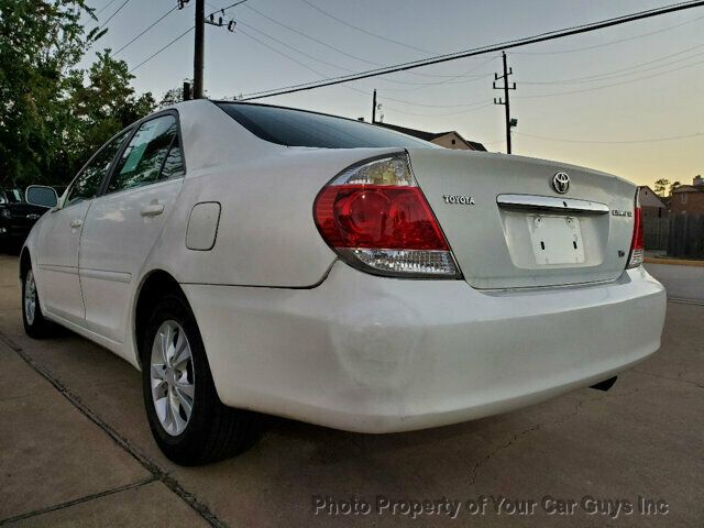2006 Toyota Camry 4dr Sedan LE Automatic - 22940667 - 19