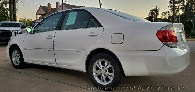 2006 Toyota Camry 4dr Sedan LE Automatic - 22940667 - 21