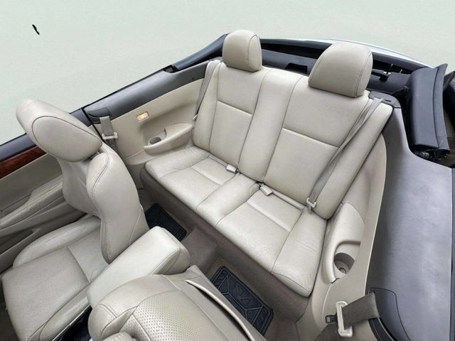 2006 Toyota Camry Solara 2dr Convertible SLE V6 Automatic - 22952395 - 19