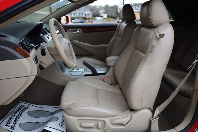 2006 Toyota Camry Solara 2dr Convertible SLE V6 Automatic - 22970850 - 18
