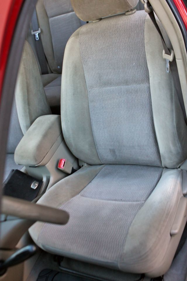 2006 Toyota Corolla 4dr Sedan LE Automatic - 20537491 - 32