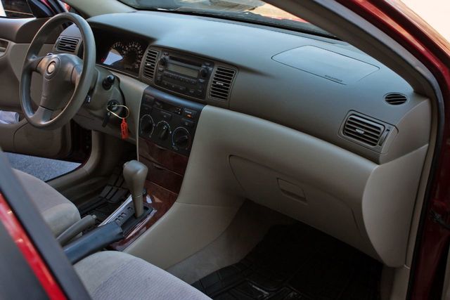 2006 Toyota Corolla 4dr Sedan LE Automatic - 20537491 - 35