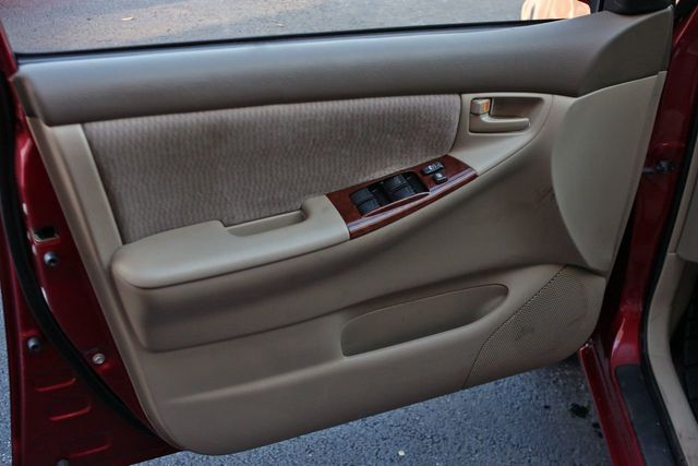 2006 Toyota Corolla 4dr Sedan LE Automatic - 20537491 - 39