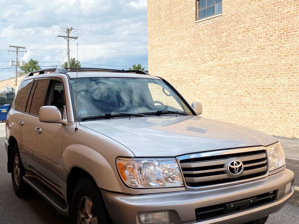 2006 Toyota Land Cruiser VX photo 2