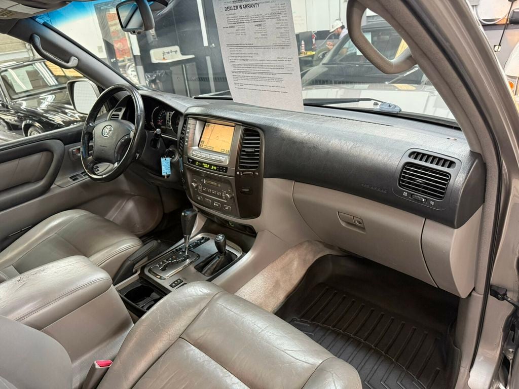 2006 Toyota Land Cruiser Local Trade/Heated Leather Seats/Navigation/JBL Audio - 23065774 - 10