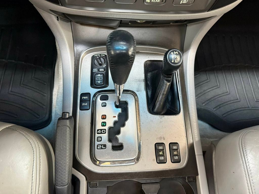 2006 Toyota Land Cruiser Local Trade/Heated Leather Seats/Navigation/JBL Audio - 23065774 - 14