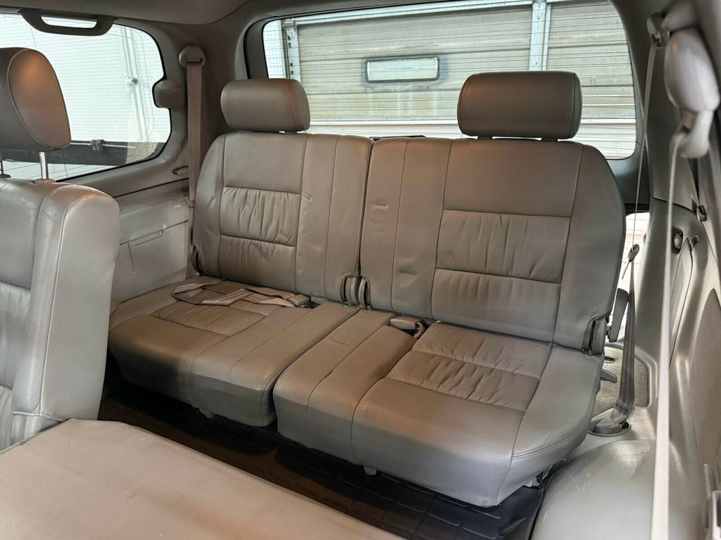 2006 Toyota Land Cruiser Local Trade/Heated Leather Seats/Navigation/JBL Audio - 23065774 - 23