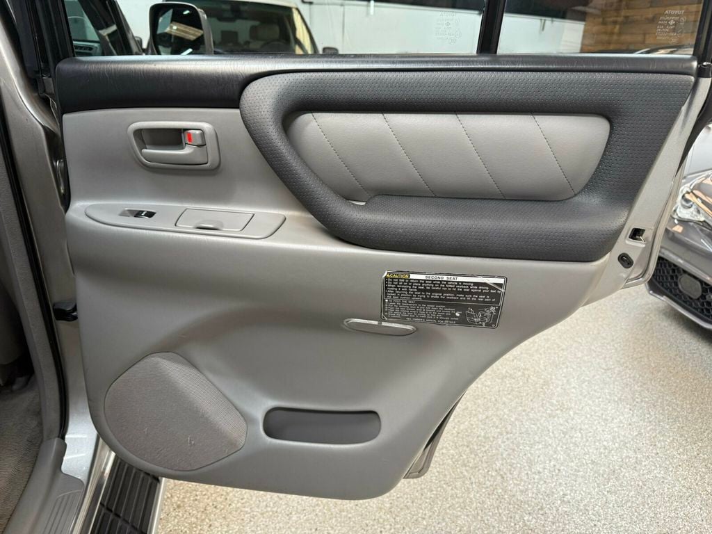 2006 Toyota Land Cruiser Local Trade/Heated Leather Seats/Navigation/JBL Audio - 23065774 - 26