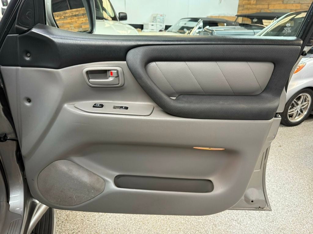 2006 Toyota Land Cruiser Local Trade/Heated Leather Seats/Navigation/JBL Audio - 23065774 - 30
