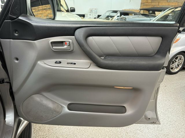 2006 Toyota Land Cruiser Local Trade/Heated Leather Seats/Navigation/JBL Audio - 23065774 - 30