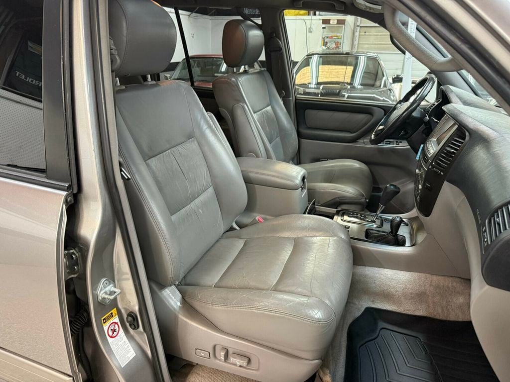 2006 Toyota Land Cruiser Local Trade/Heated Leather Seats/Navigation/JBL Audio - 23065774 - 32