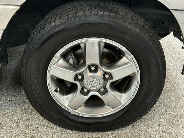 2006 Toyota Land Cruiser Local Trade/Heated Leather Seats/Navigation/JBL Audio - 23065774 - 36